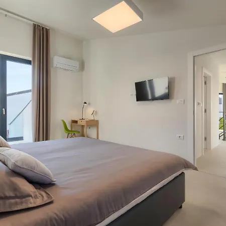 Anna By Interhome Pula