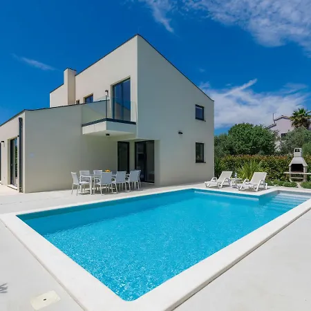 Anna By Interhome * Pula