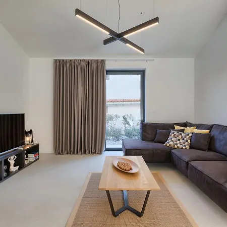 Anna By Interhome Willa Pula